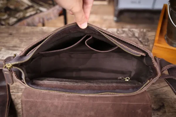 Kožená taška crossbody FROLO - Image 7